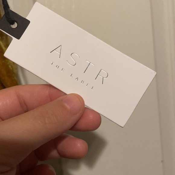 Nwt from verishop - Picture 3 of 5